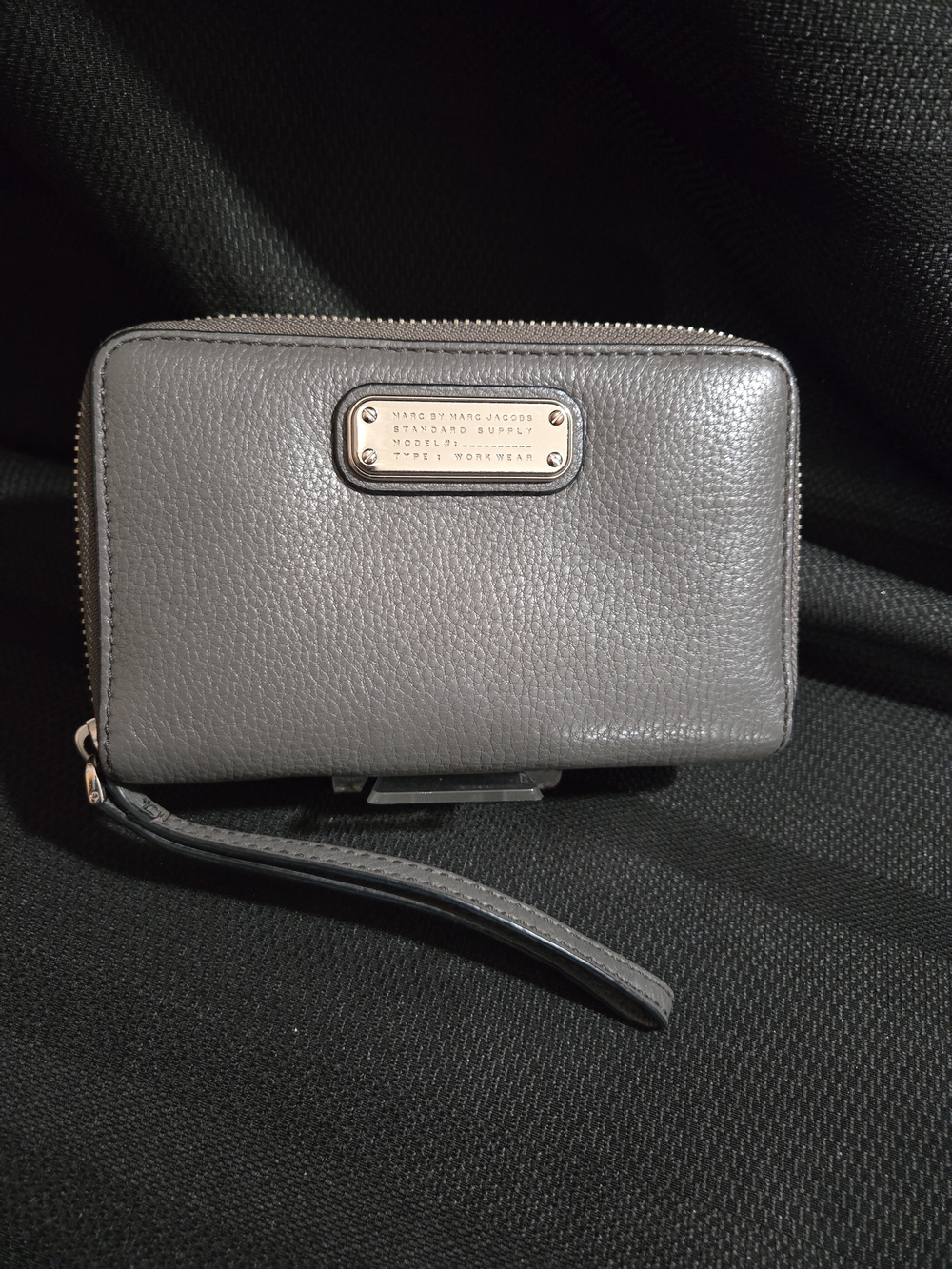 Marc by Marc Jacobs Gray Leather Wristlet Wallet